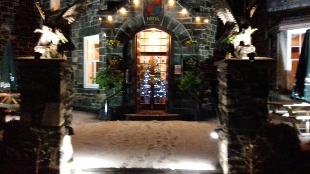 The Eagles Hotel Ланруст Екстериор снимка